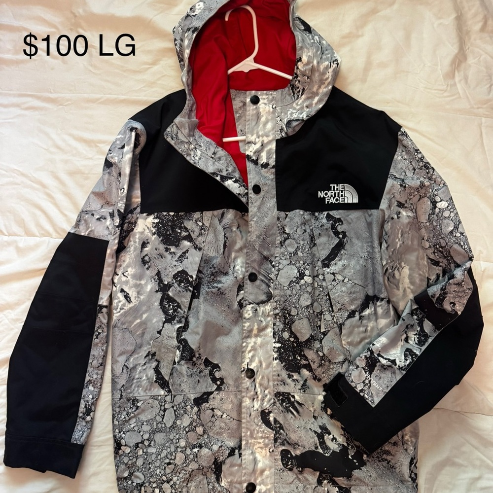 The North Face Men's Black and White Snowboard Jacket